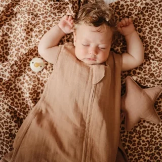 mushie--muslin-sleep-bag--fog (8)