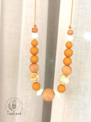 TouLové_collierAllaitement_Théo_Caramel1