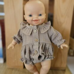 Poupon Babies Liv 28cm – Barboteuse Léonore à manches longues en gaze de coton moka – Minikane